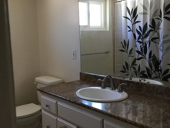 Restroom with Bath tub