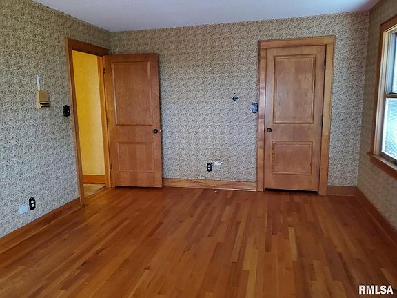 2nd image of 721 130th Ave