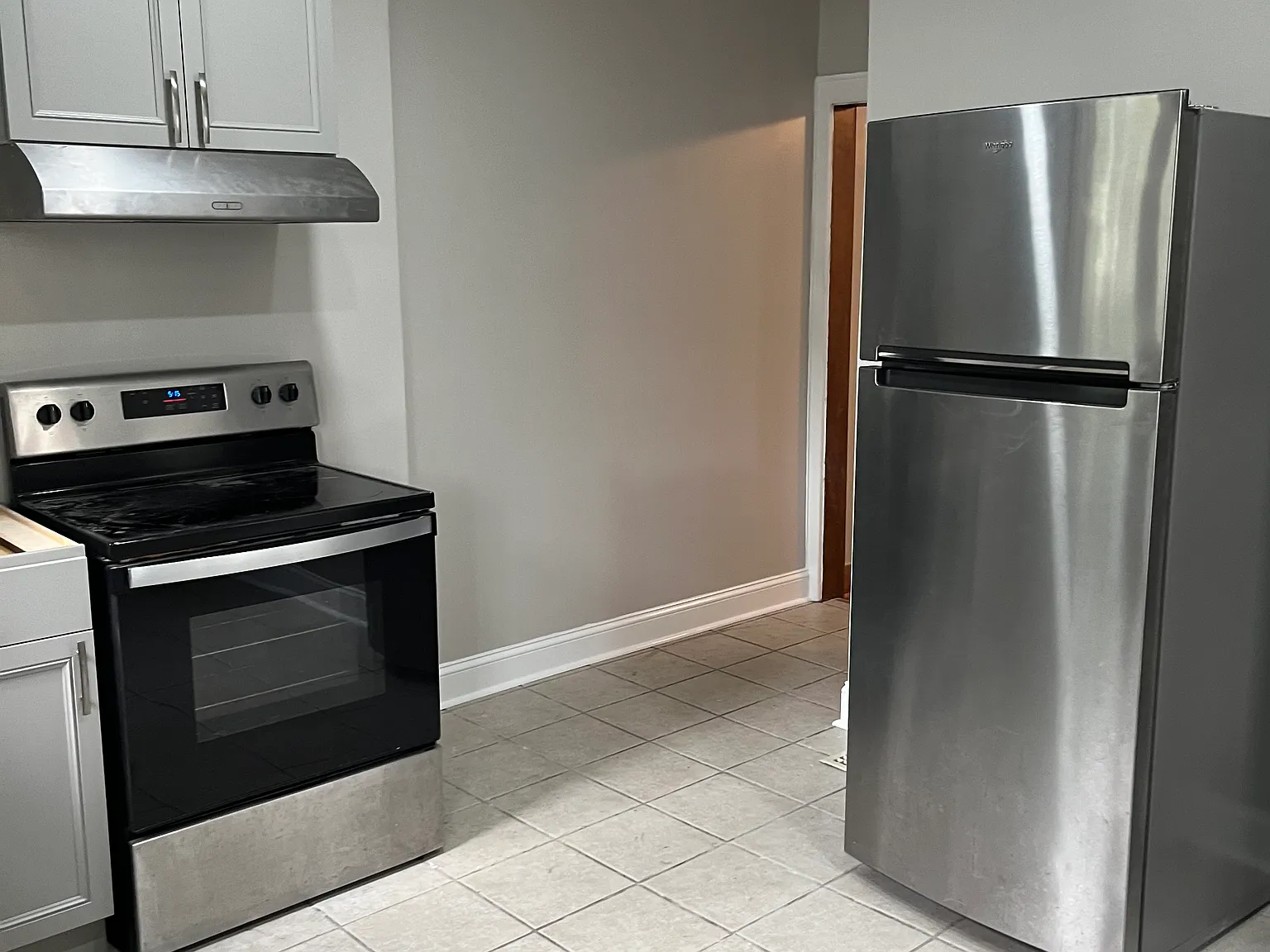 3 bed, 1400 sqft, $2,190 — Photo 2