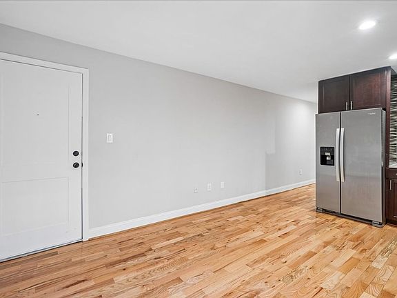 4th image of 1616 27th St SE #10
