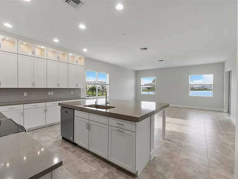 5206 Liberty Ln — Photo 31