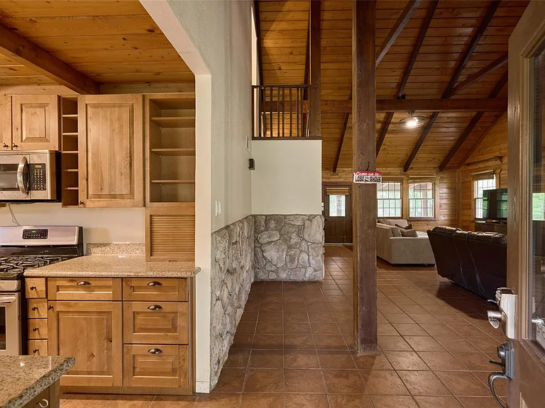 18233 Country Place Dr — Photo 6