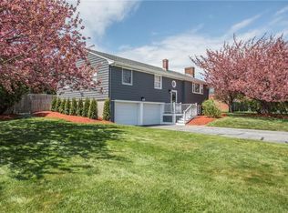 10 Maidford River Rd, Middletown, RI 02842