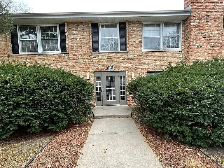 706 Old Settlers Trl #8 — Photo 1