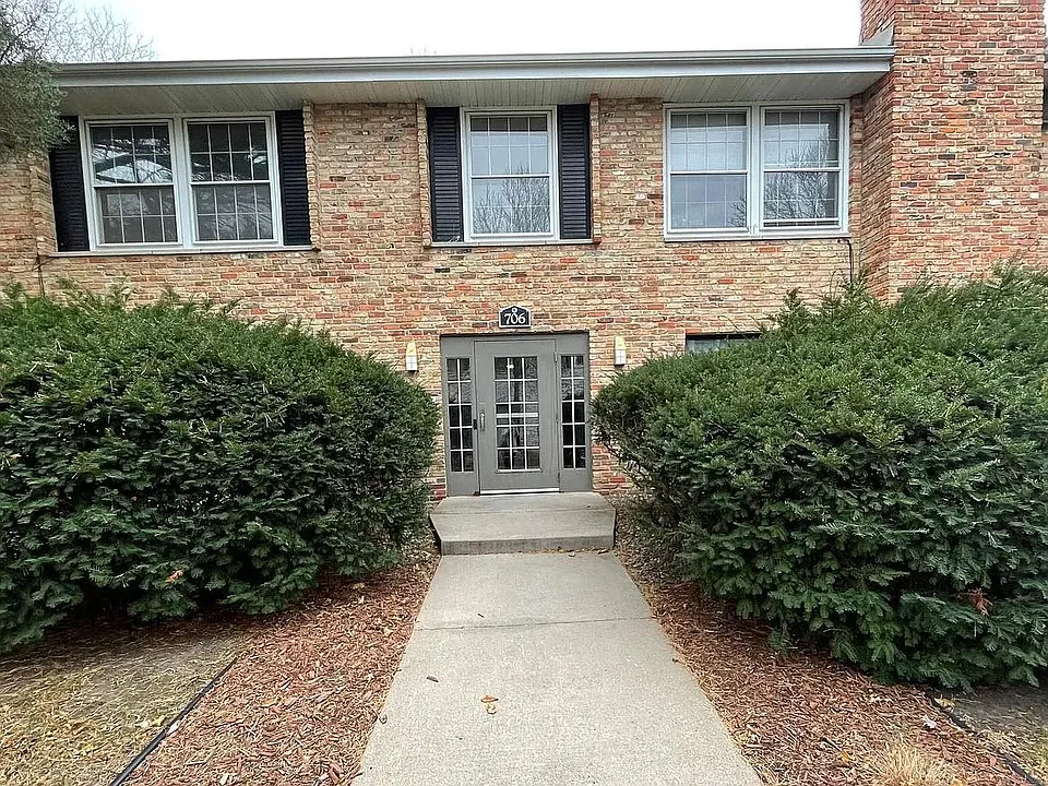 706 Old Settlers Trl #8