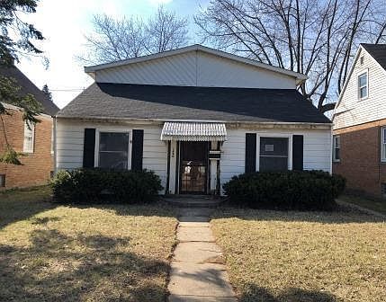 1st image of 1490 Forest Ave