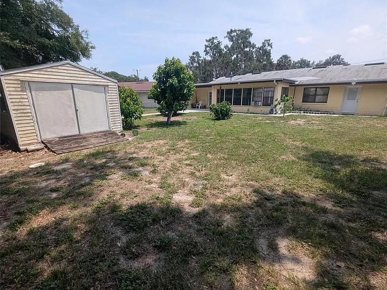 1521 Normandy Way — Photo 36