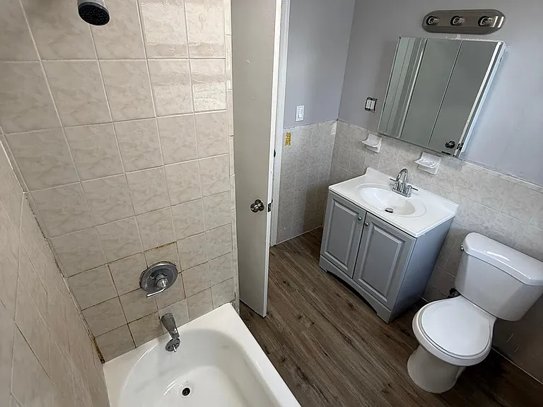 189 Shephard Ave #2 — Photo 11