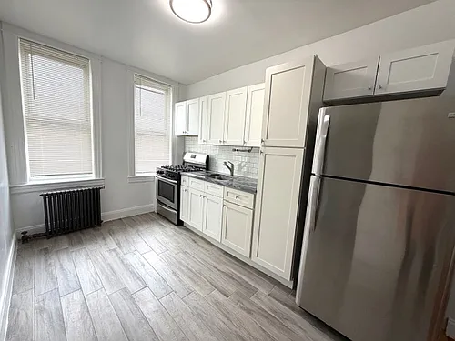3414 42nd St #3R Photo 1