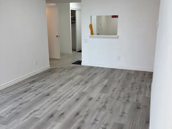 2466 Eglinton Ave E #202, Toronto, ON M1K 5J8