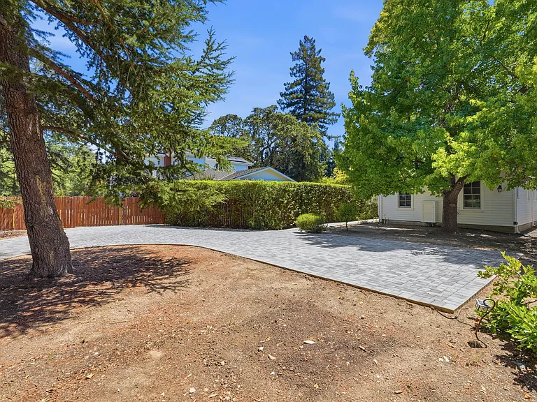 140A Heather Dr — Photo 27