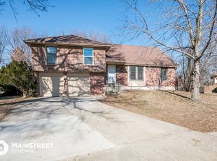 9000 Evanston Ct, Kansas City, MO 64138