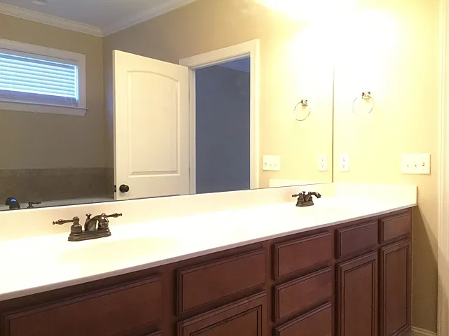 5966 Armadale Dr — Photo 8