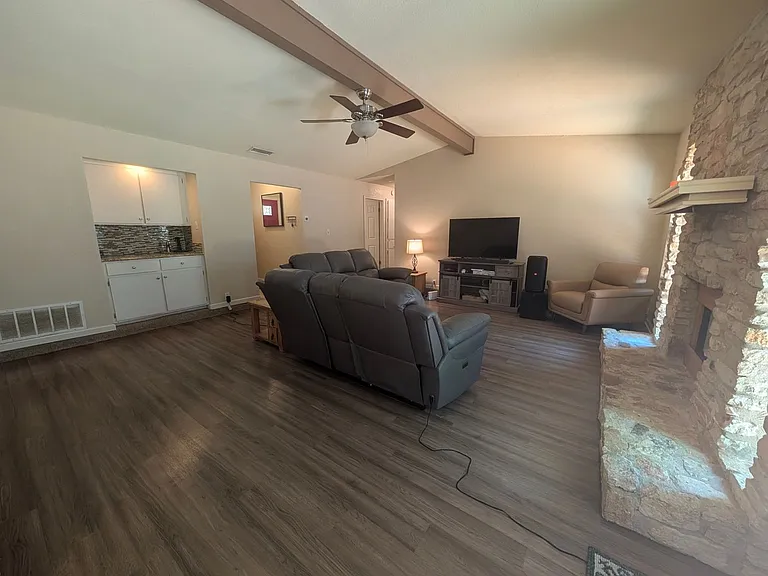 13202 Rampart St — Photo 3