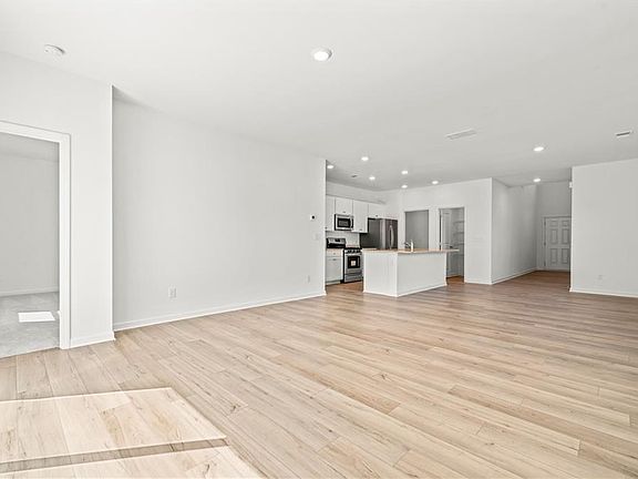 5th image of 1579 Hay Patch Ln
