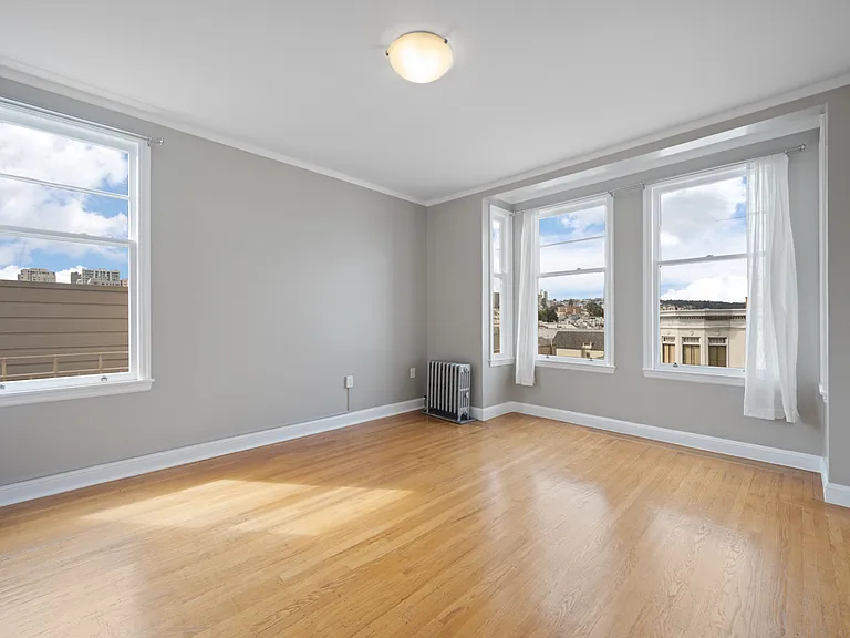 2774 Franklin St #11 — Photo 2