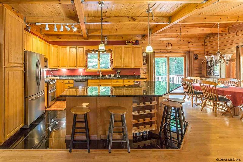 3rd image of 203 EAGAN Road
