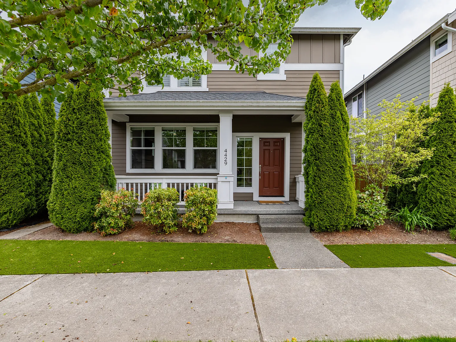 3 bed, 2.5 bath, 3049 sqft, $3,400 — Photo 1