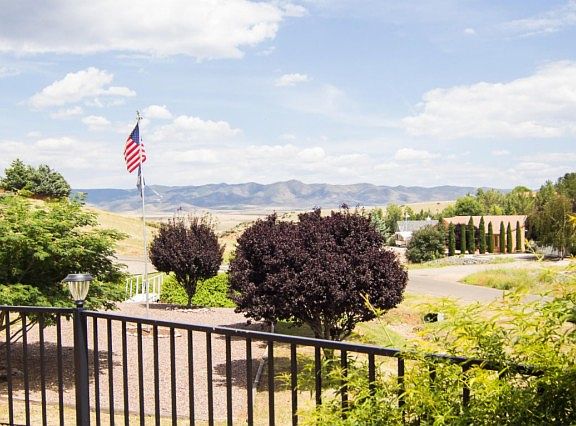 3rd image of 4241 N Ridge Cir