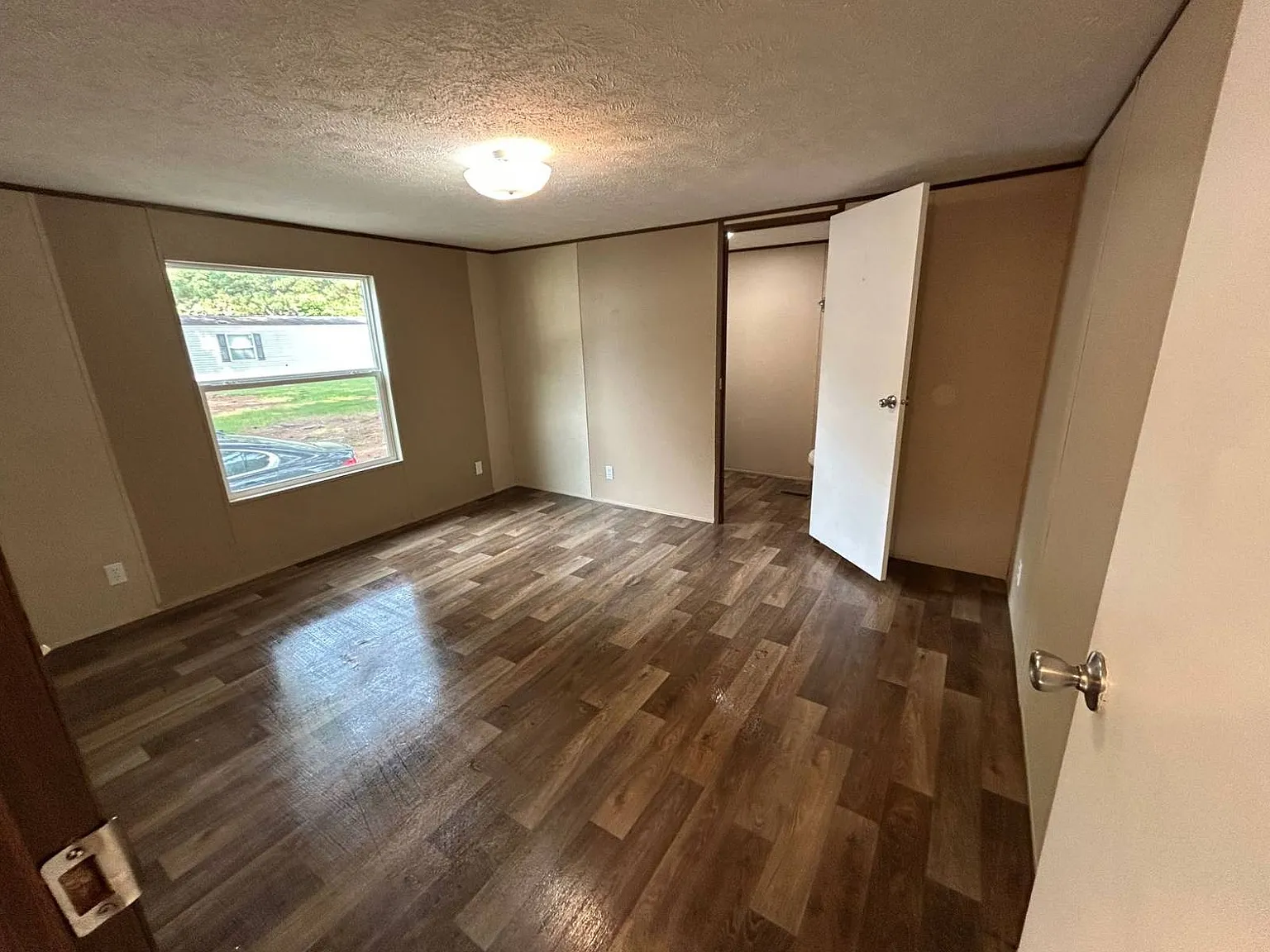 3 bed, 2.0 bath, $975 — Photo 4