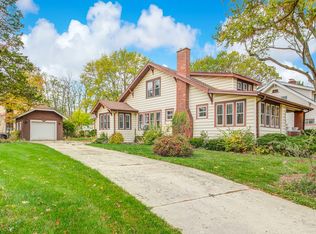 5430 Carpenter St, Downers Grove, IL 60515