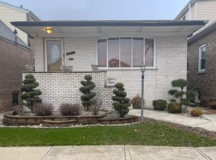 6137 S Mayfield Ave, Chicago, IL 60638