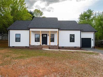 142 Old Highway 21, State Road, NC, 28676