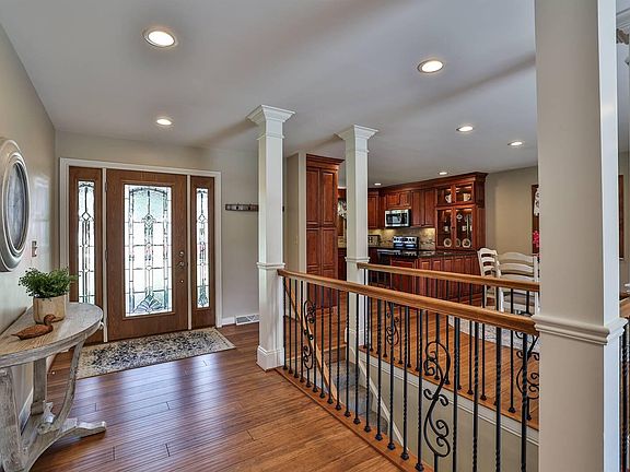 5th image of 808 Niewahner Dr