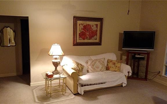 2nd image of 1113 Northwood Ln