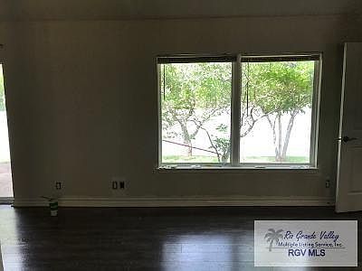 2nd image of 38 Casa De Amigos