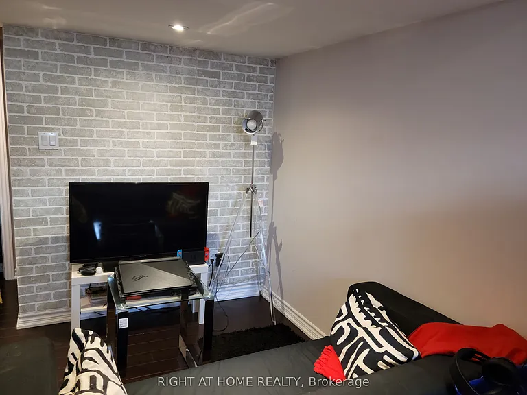 1650 Copeland Cir — Photo 22