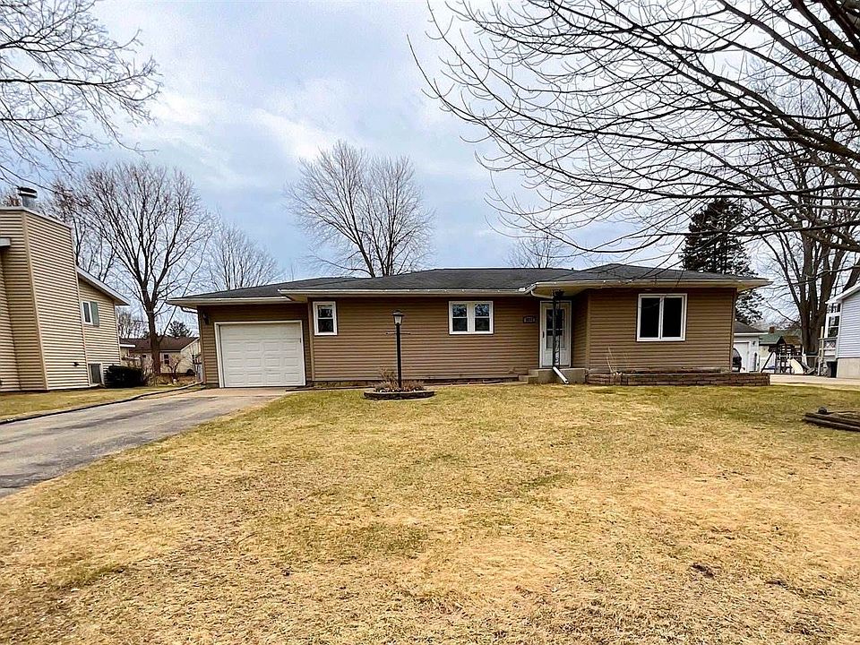 1st image of 3209 Parkdale Dr