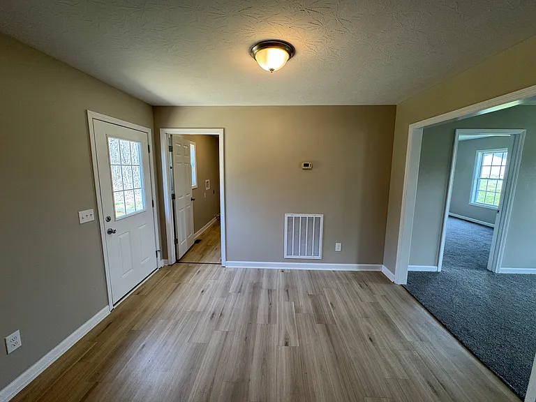 144 Buck Ln — Photo 8