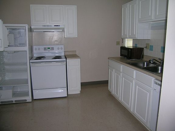 2nd image of 270 Littleton St #7e5fd0a62