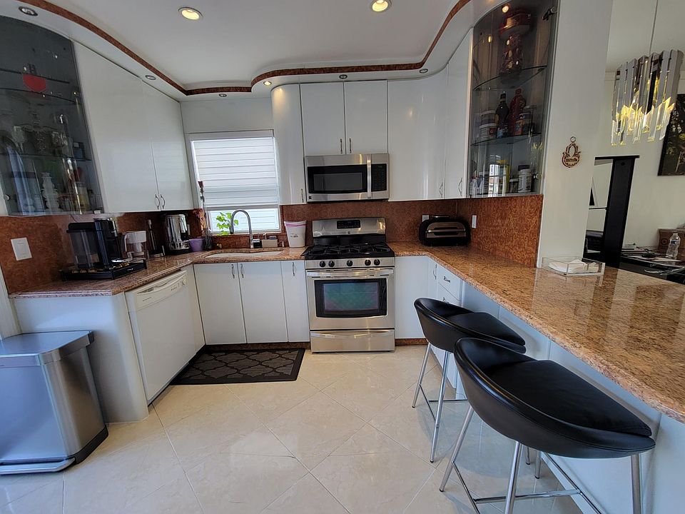 1st image of 2055 E 67th St