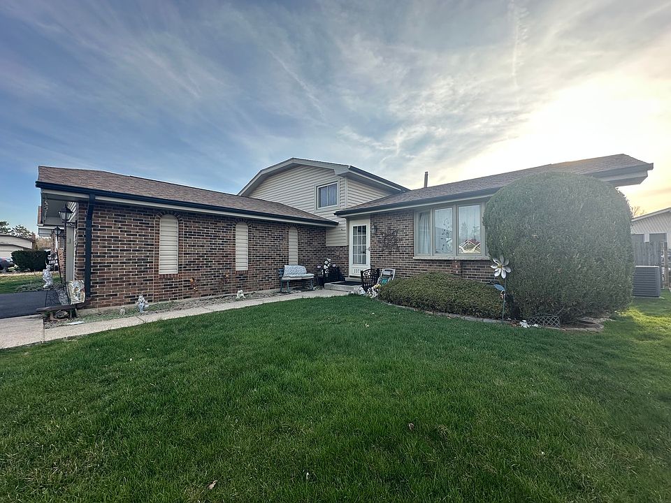 1st image of 13738 W Ironwood Cir