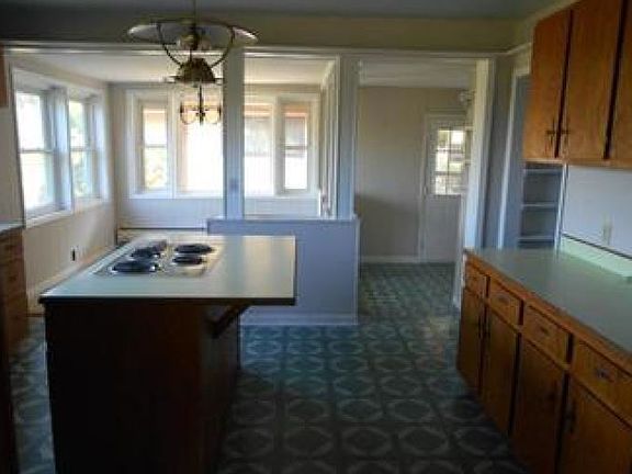 4th image of 311 Water St