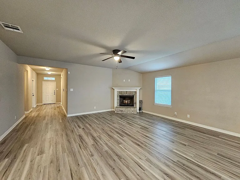 6811 Keechi Valley Dr — Photo 3