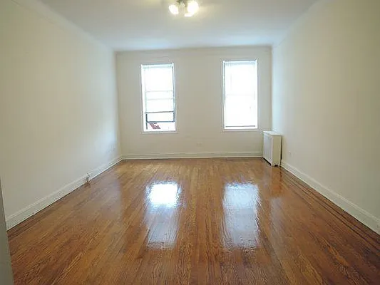 Rented by NYLA Realty | media 8