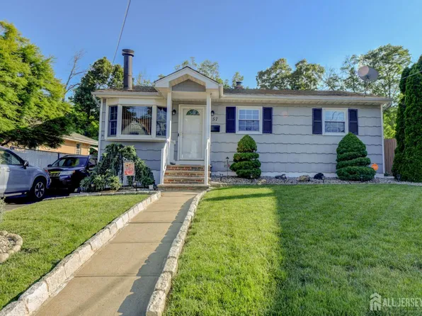 57 E William St, Fords, NJ 08863