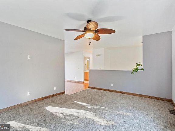 4th image of 100 Alder Ct