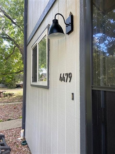 Front of unit. This is an end unit.