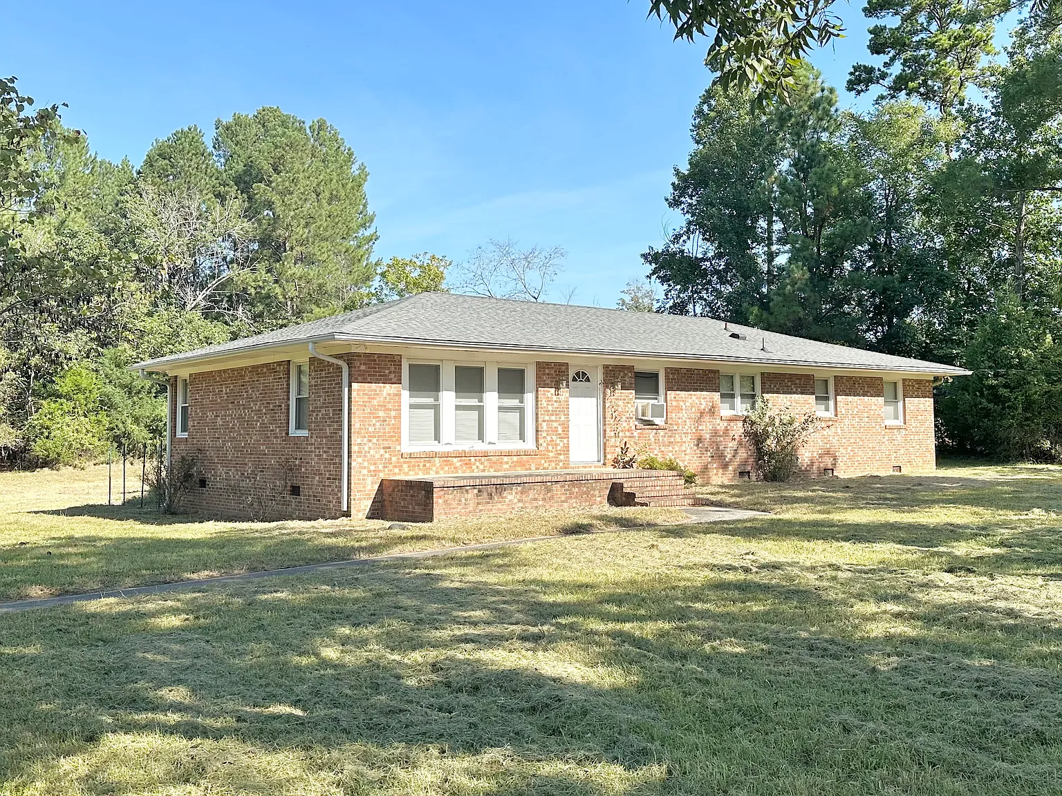 4 bed, 1836 sqft, $2,250 — Photo 1