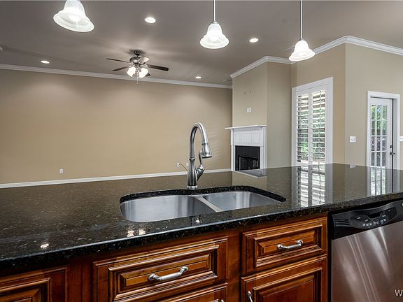 5th image of 721 Old White Ln