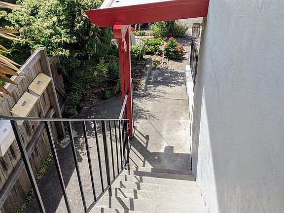 3rd image of 3900 Everett Ave