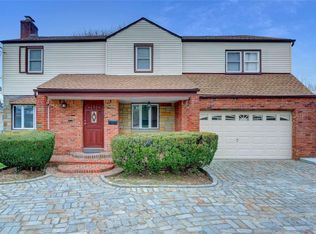 7 Dogwood Ave, Malverne, NY 11565