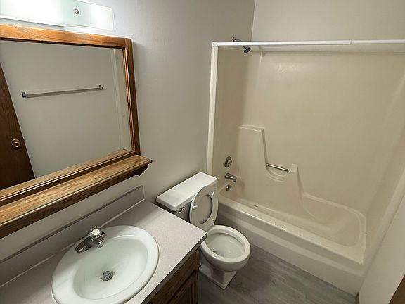 3rd image of 2032 E St APT 7