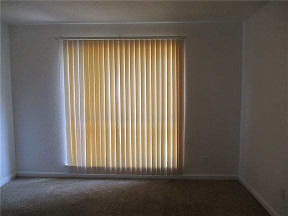 4th image of 2615 Nina Cir