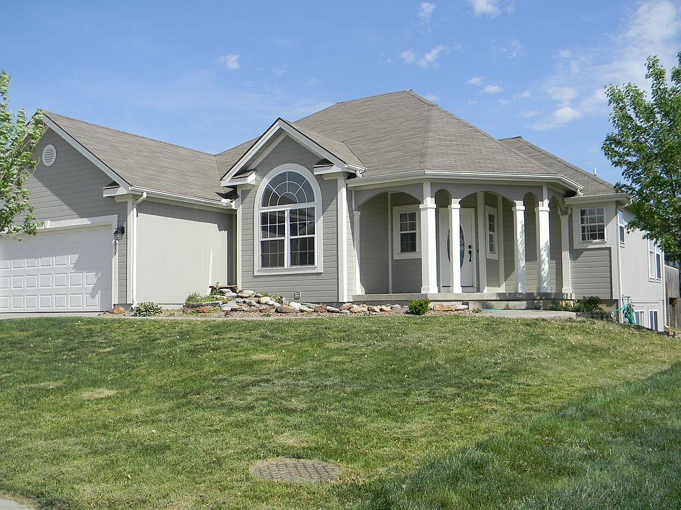 1st image of 1311 NW Persimmon Dr