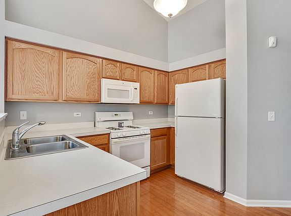 5th image of 2273 Rebecca Cir